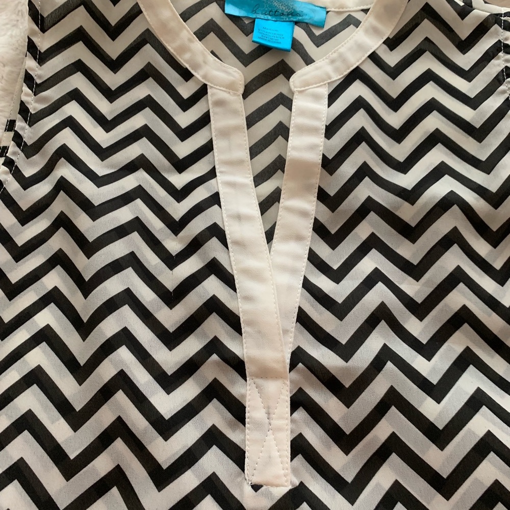 Chevron Top - Picture 2 of 3